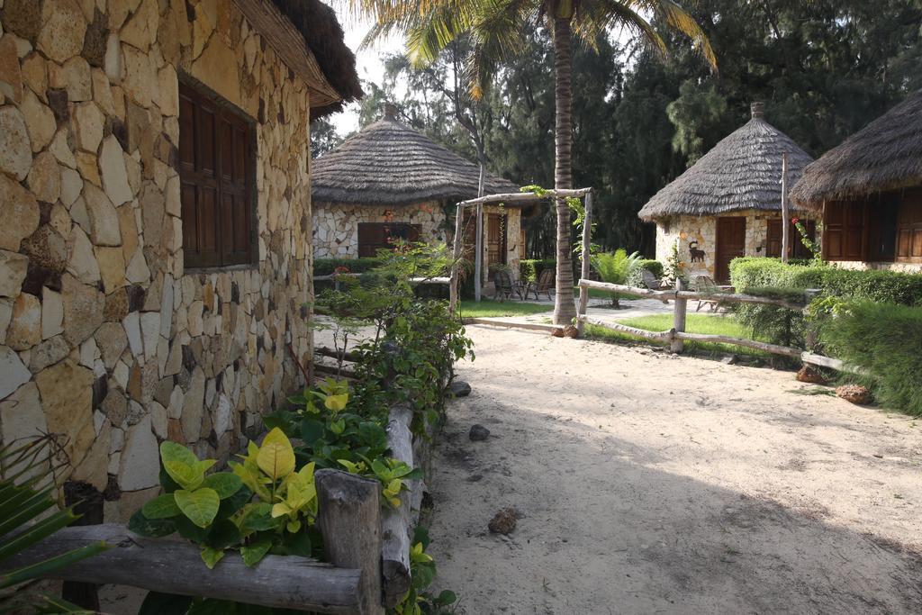 LompoulAfrica Roots住宿加早餐旅馆 外观 照片